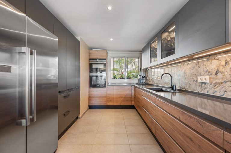 9def8e00d2f6c45da0243f4977acd22f - 7