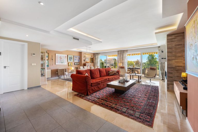 9def8e00d2f6c45da0243f4977acd22f - 9