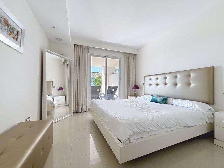 9e08c531dd94846fc2e80ddf5b22159f - 14