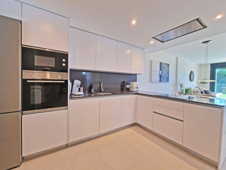 a0107e03c846061641b060e5e0c790e4 - 4