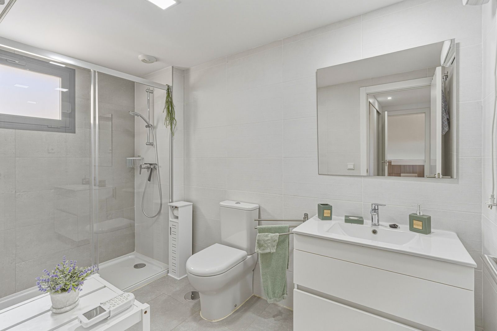 a015510c46dd2588b1b247c85b890f3b - 16