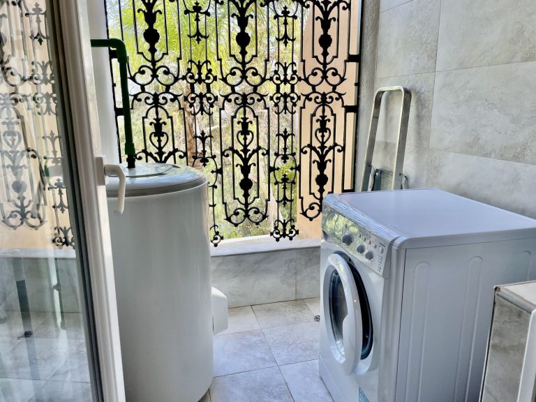 a021eb52ac826e7398a0c64e5d463200 - 16