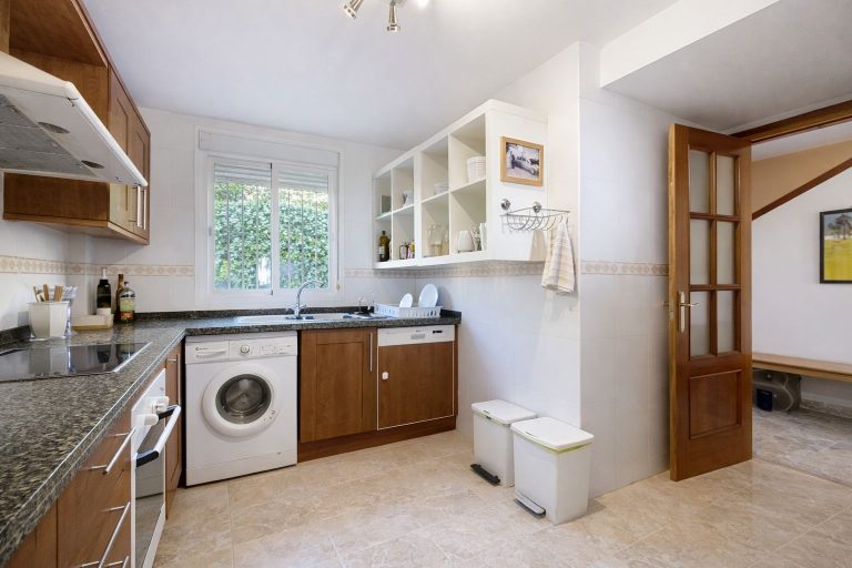 a0ae96030198de3dc1d5742d9b5bef70 - 15