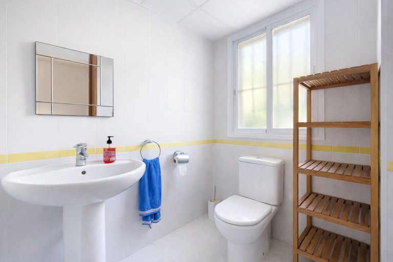 a0ae96030198de3dc1d5742d9b5bef70 - 16