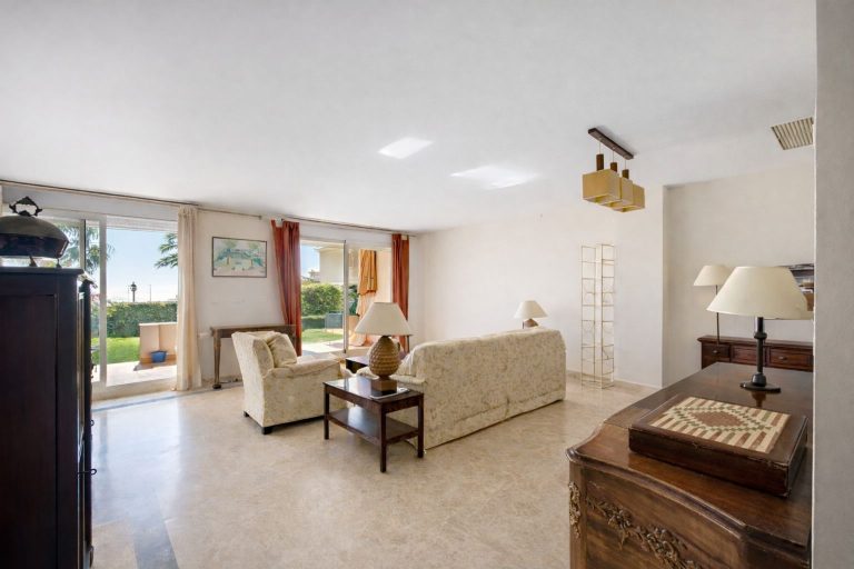 a0ae96030198de3dc1d5742d9b5bef70 - 4