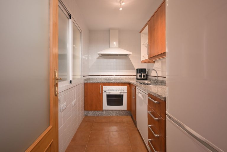 a2ae56fbac9c5d7335fe881e00108203 - 12