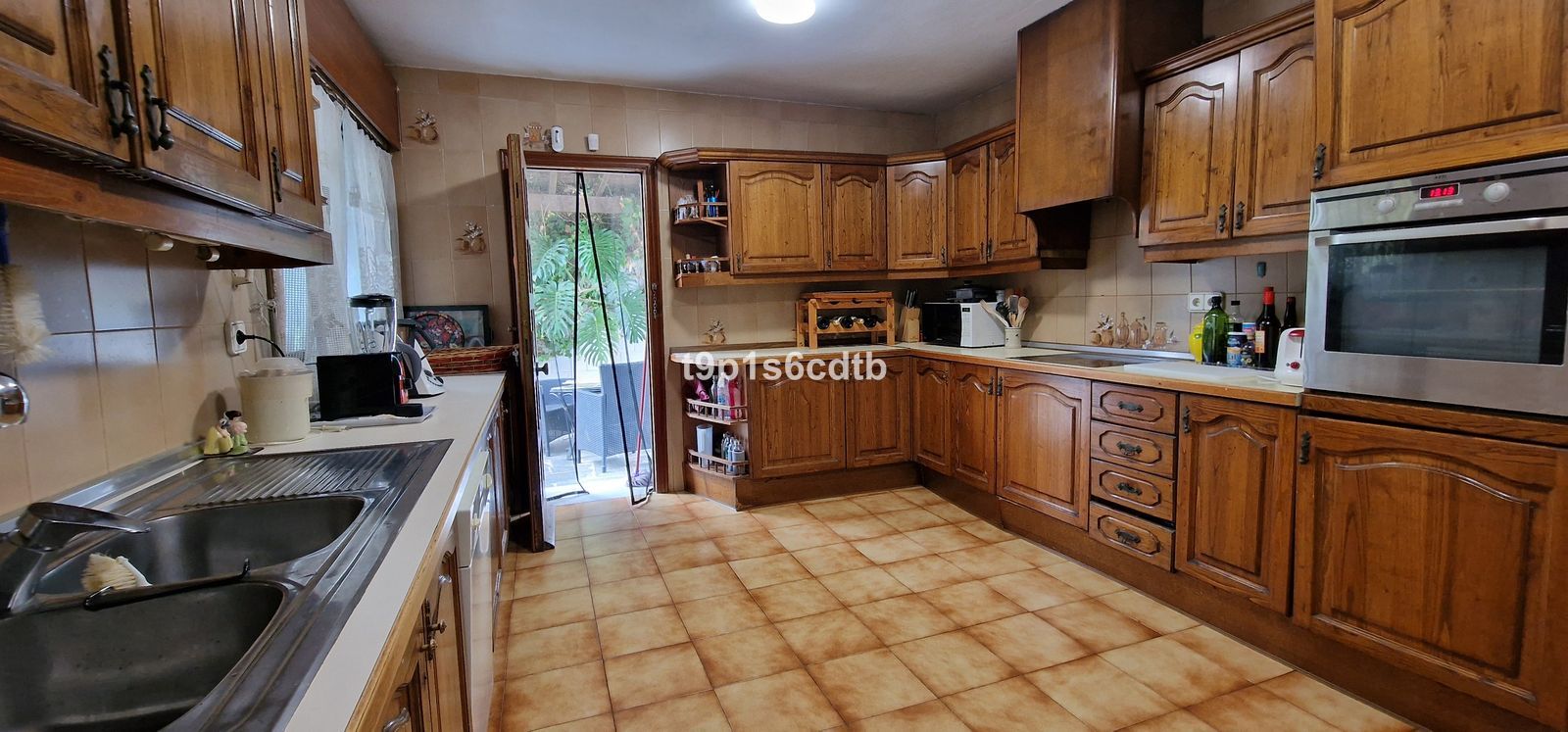 a2e6a9af7769d03bce1fe0cc6bec0f04 - 13