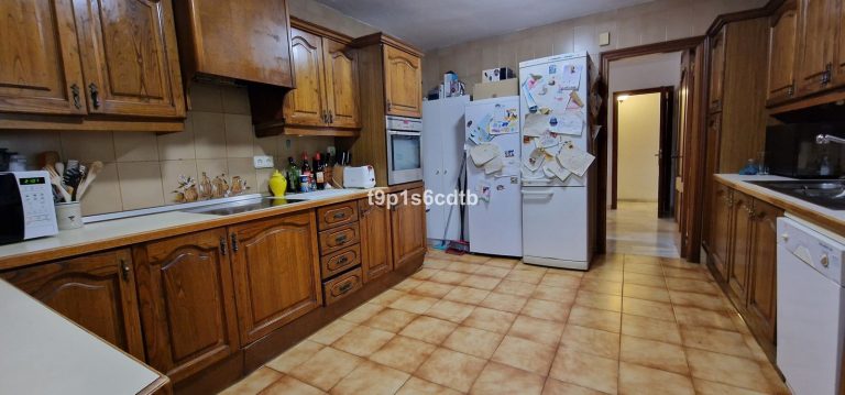 a2e6a9af7769d03bce1fe0cc6bec0f04 - 14