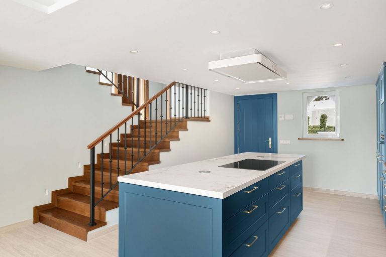 a45d255d42b2da73701a52d344adf1d0 - 12