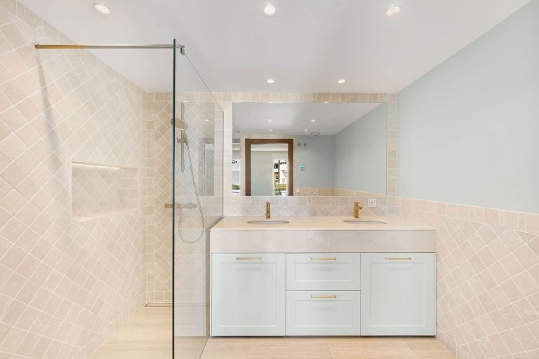 a45d255d42b2da73701a52d344adf1d0 - 16