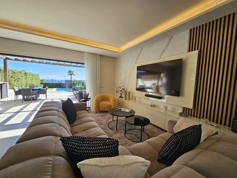 a5bba55c5ee818e23d1a75c3ebfa9bf0 - 13