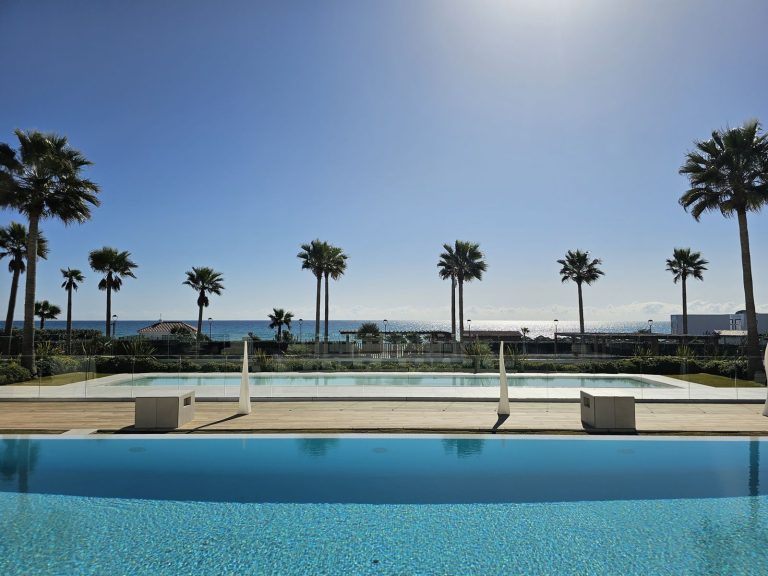 a5bba55c5ee818e23d1a75c3ebfa9bf0 - 8