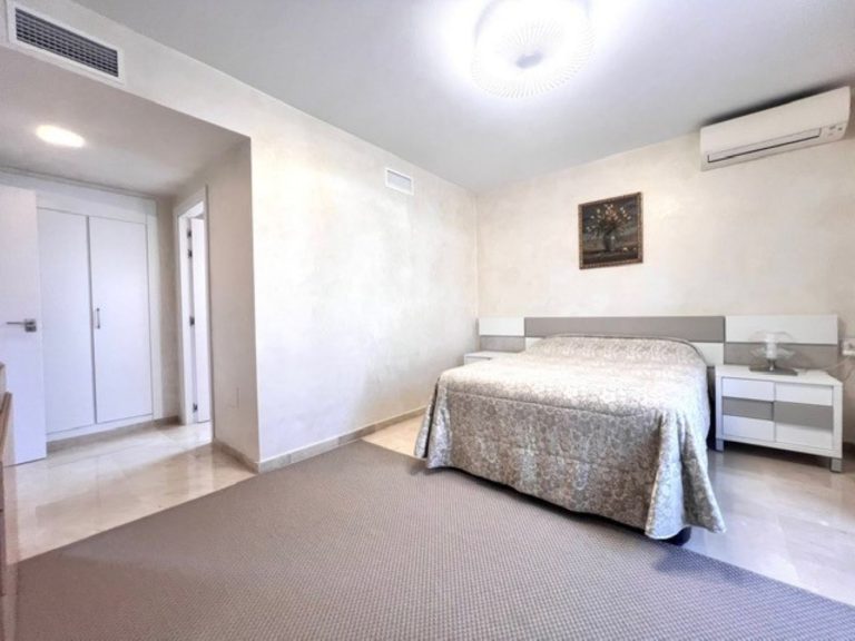 a5bd221a65f6323d89708ba7596fcf11 - 12