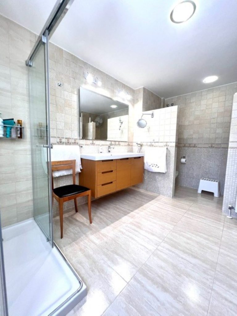 a5bd221a65f6323d89708ba7596fcf11 - 14