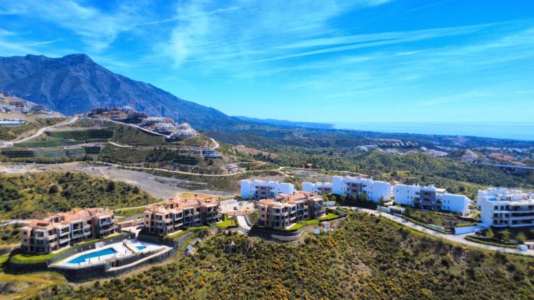 a9e4d09cb2edf15448e75b2aab287a17 - 1