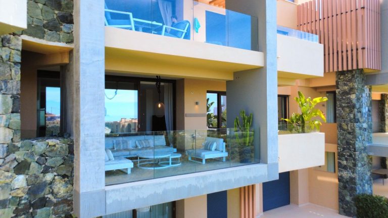 a9e4d09cb2edf15448e75b2aab287a17 - 4