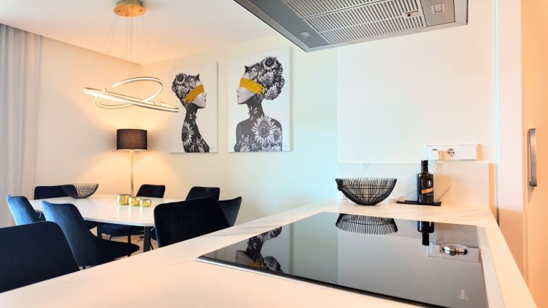 a9e4d09cb2edf15448e75b2aab287a17 - 5