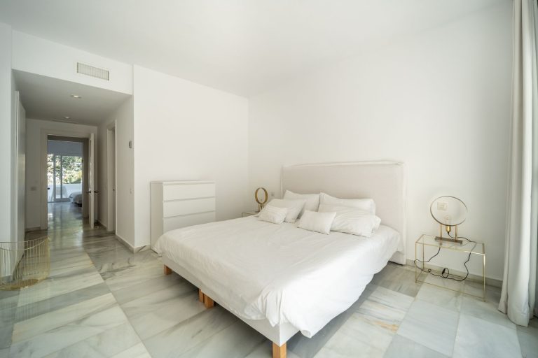 aa502f83d8896377343cbeea47b1bd38 - 16