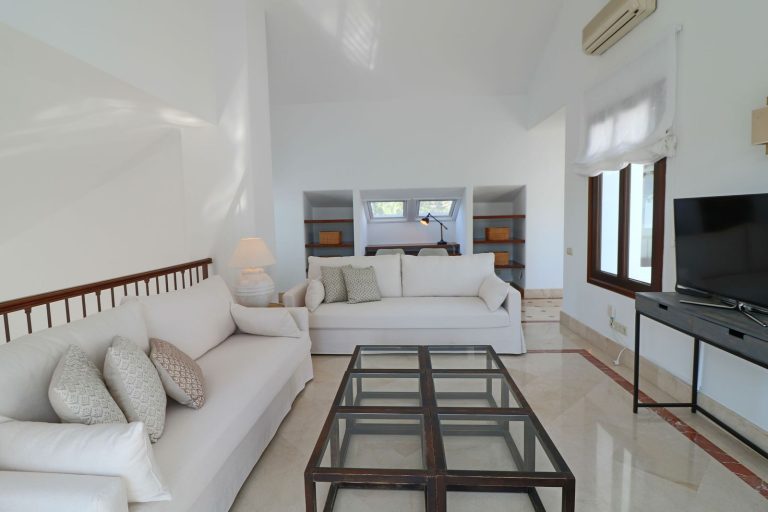 ab846c2596da50302eaf0a13404c142a - 15