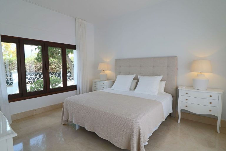 ab846c2596da50302eaf0a13404c142a - 4