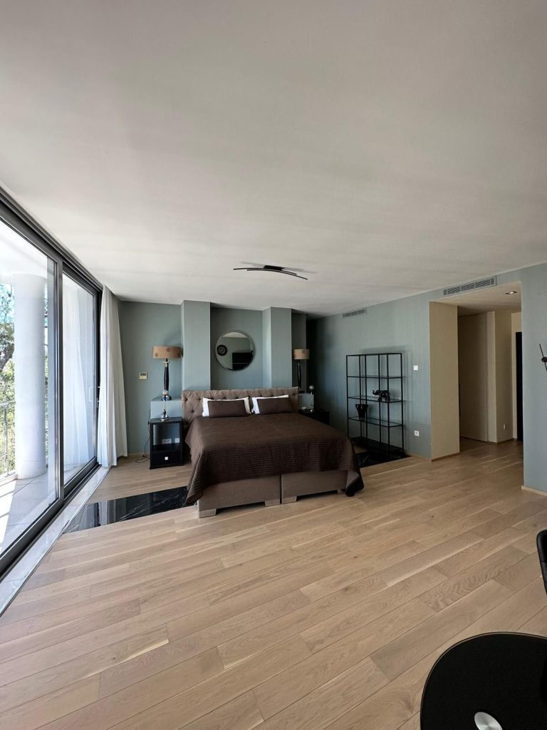 ab98a74fba60a4d441993abc7d5b94cc - 10