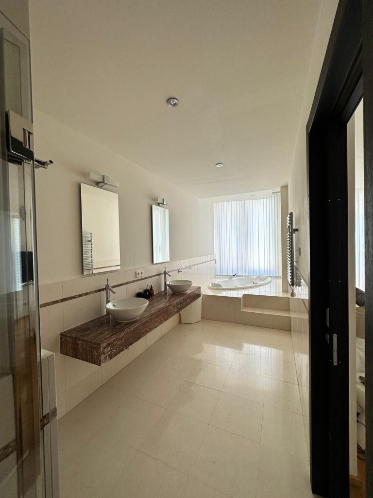 ab98a74fba60a4d441993abc7d5b94cc - 6