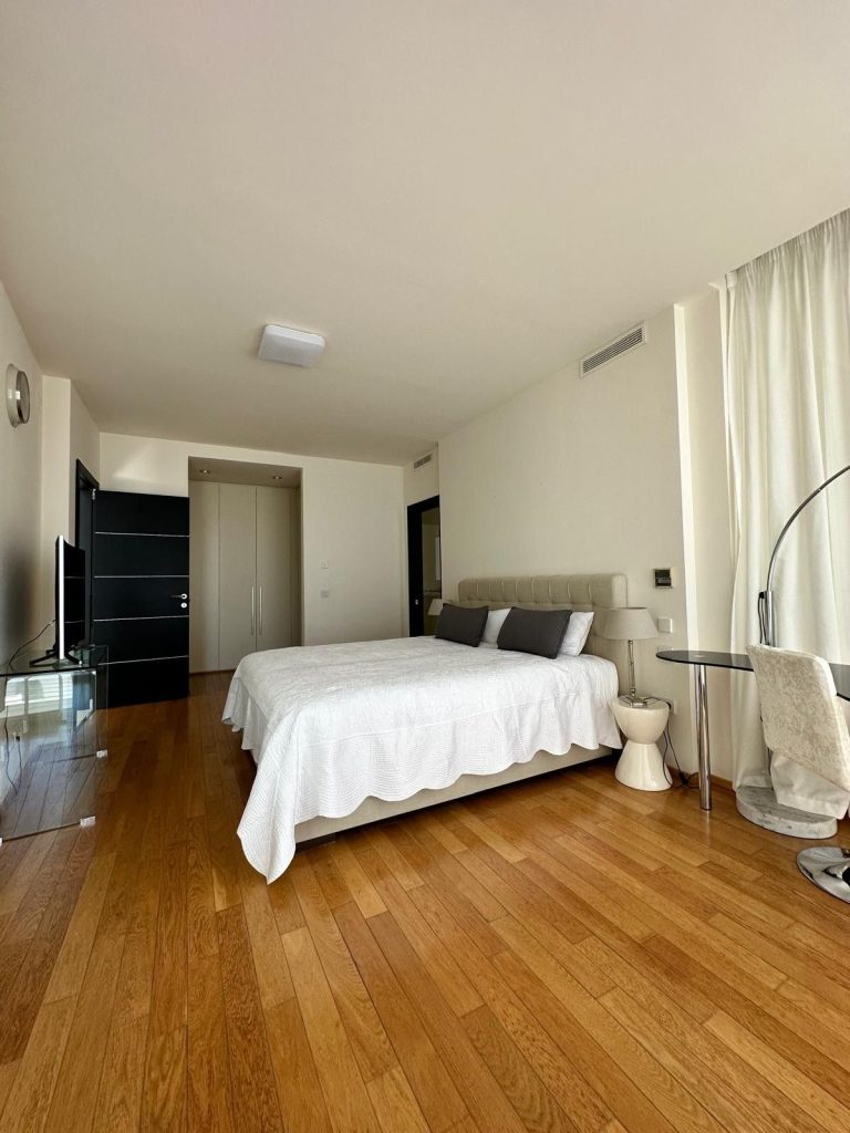 ab98a74fba60a4d441993abc7d5b94cc - 9