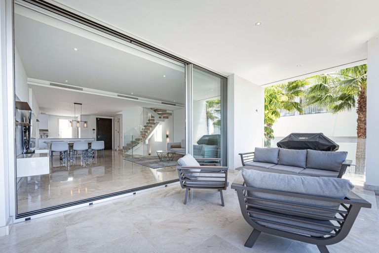 abf9211756c65b26fa53667b4d8e98f2 - 11