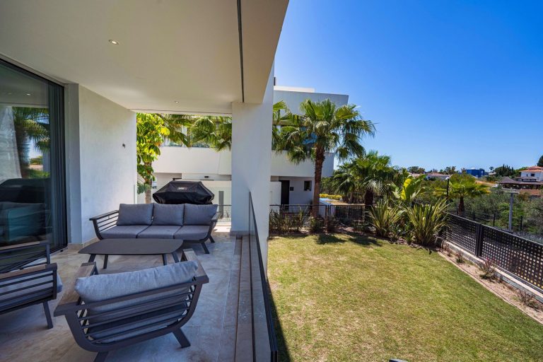 abf9211756c65b26fa53667b4d8e98f2 - 12