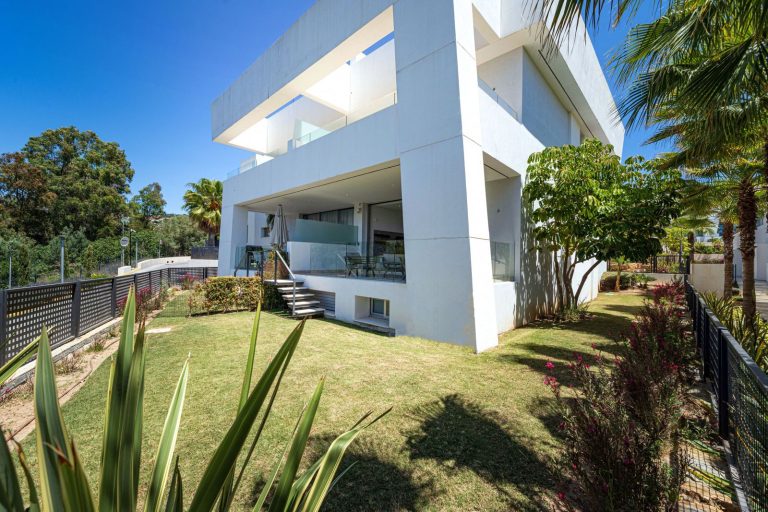 abf9211756c65b26fa53667b4d8e98f2 - 2