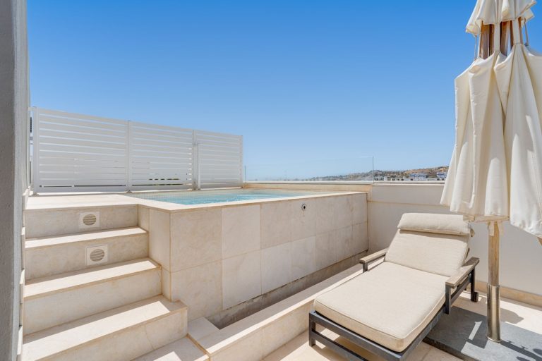 ac11cceb9af1155e90035bd9cfccdbf7 - 10