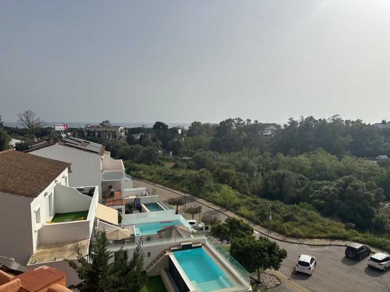 ac2bba2c4b7074d8dc621e0b0327aa05 - 1