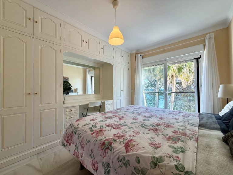 acf39033a00d89f1b4320290f611a8db - 16