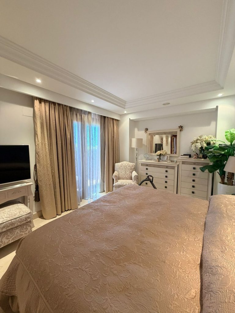 ad787a8e992c969aa8a87bbf6b83afcb - 12