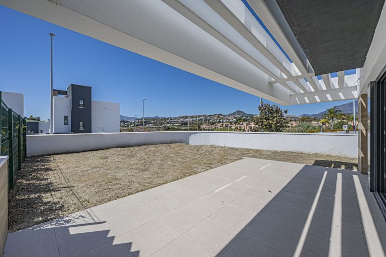 ae51815247b3111e02fe8769ec805ed4 - 4