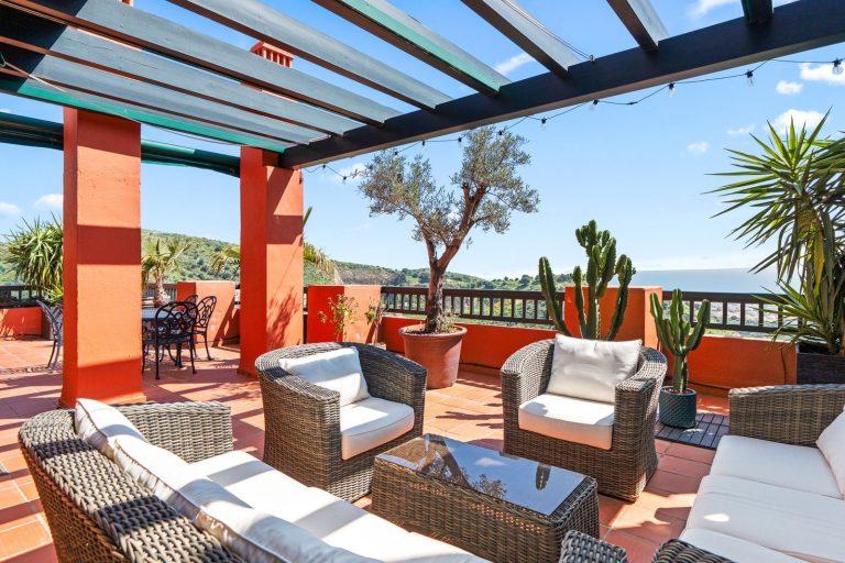 aea7b2b56f67f8d45e64e7cd815eed21 - 1