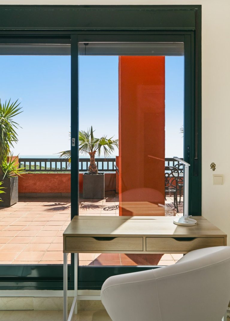 aea7b2b56f67f8d45e64e7cd815eed21 - 12