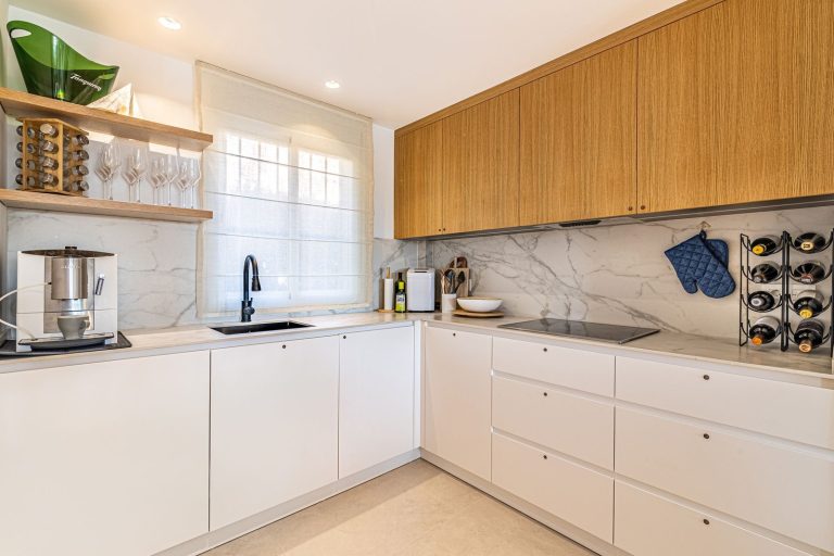 afa546f36becd978bb1b4ac6a4b7c6a1 - 10