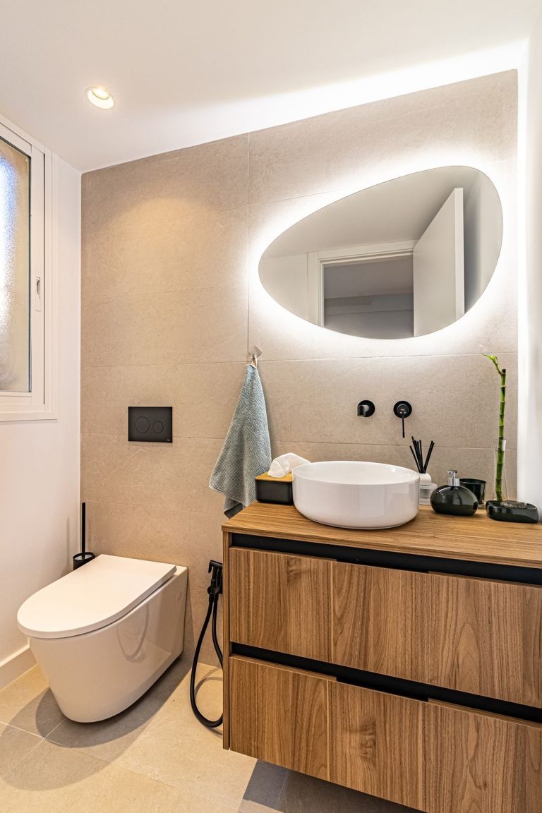 afa546f36becd978bb1b4ac6a4b7c6a1 - 12