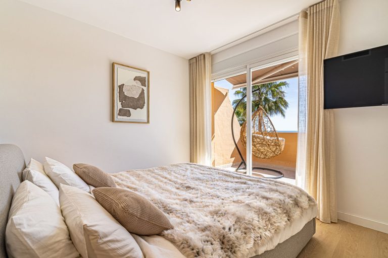 afa546f36becd978bb1b4ac6a4b7c6a1 - 13