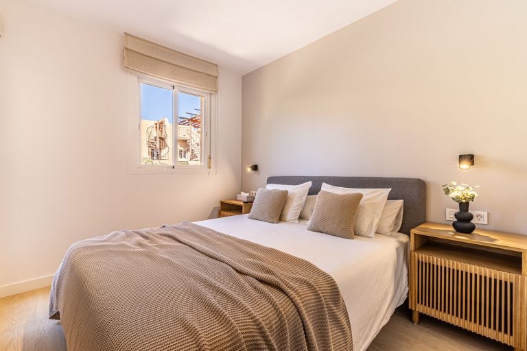 afa546f36becd978bb1b4ac6a4b7c6a1 - 15