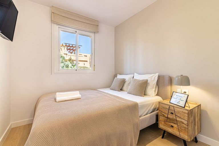 afa546f36becd978bb1b4ac6a4b7c6a1 - 16