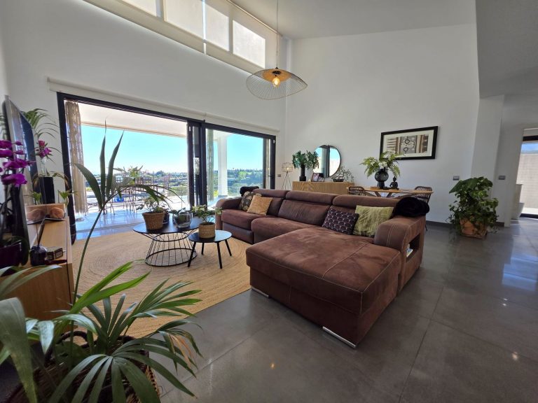 b014a08d1eef70e7359f0bccbb175e2f - 11