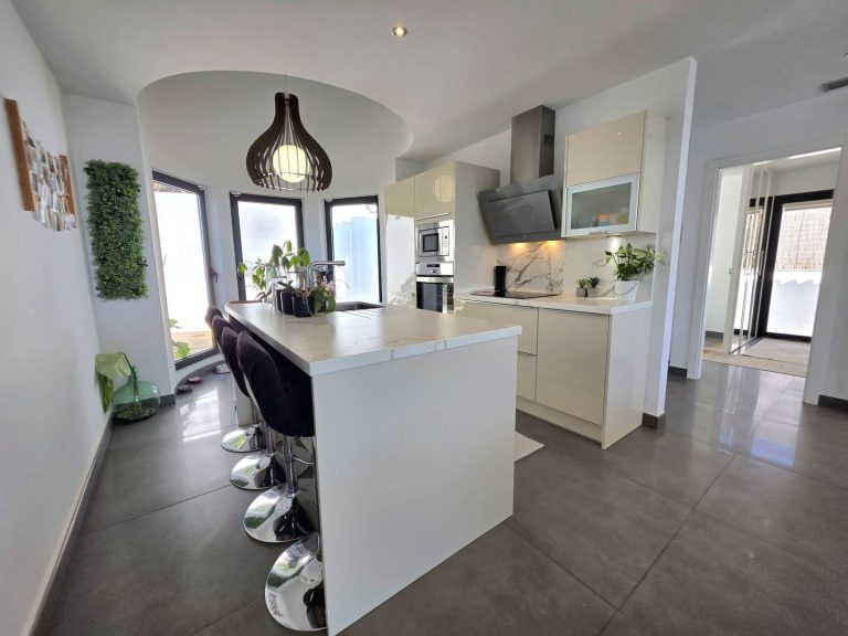 b014a08d1eef70e7359f0bccbb175e2f - 16