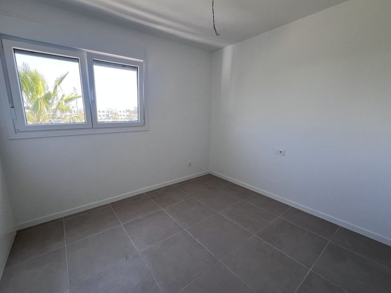 b22caae20baedf4ded480cd39c1ae3f6 - 11