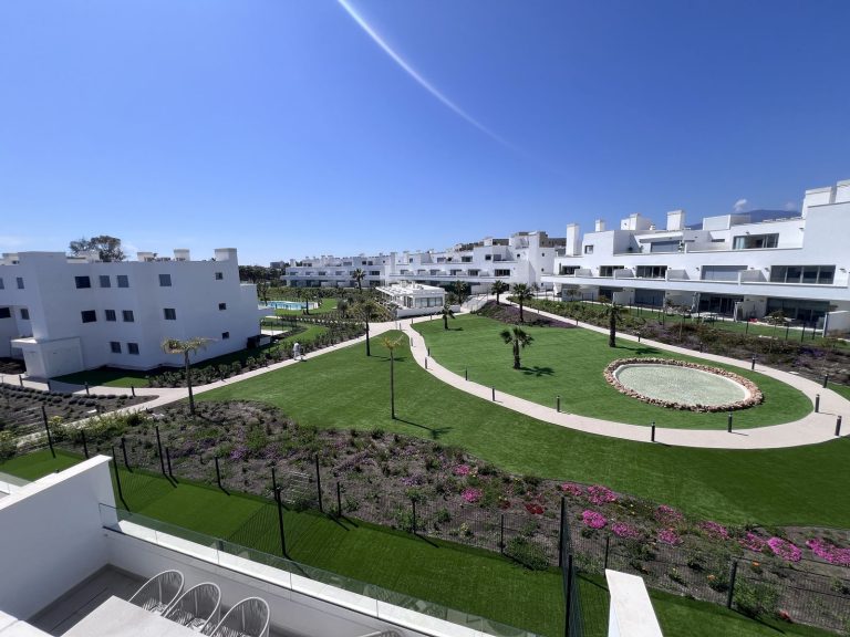 b22caae20baedf4ded480cd39c1ae3f6 - 4