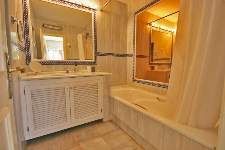 b256dae375c6249ec769ee77615fbc6e - 13