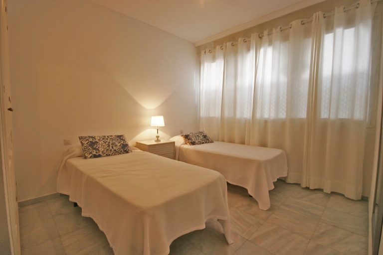 b256dae375c6249ec769ee77615fbc6e - 16