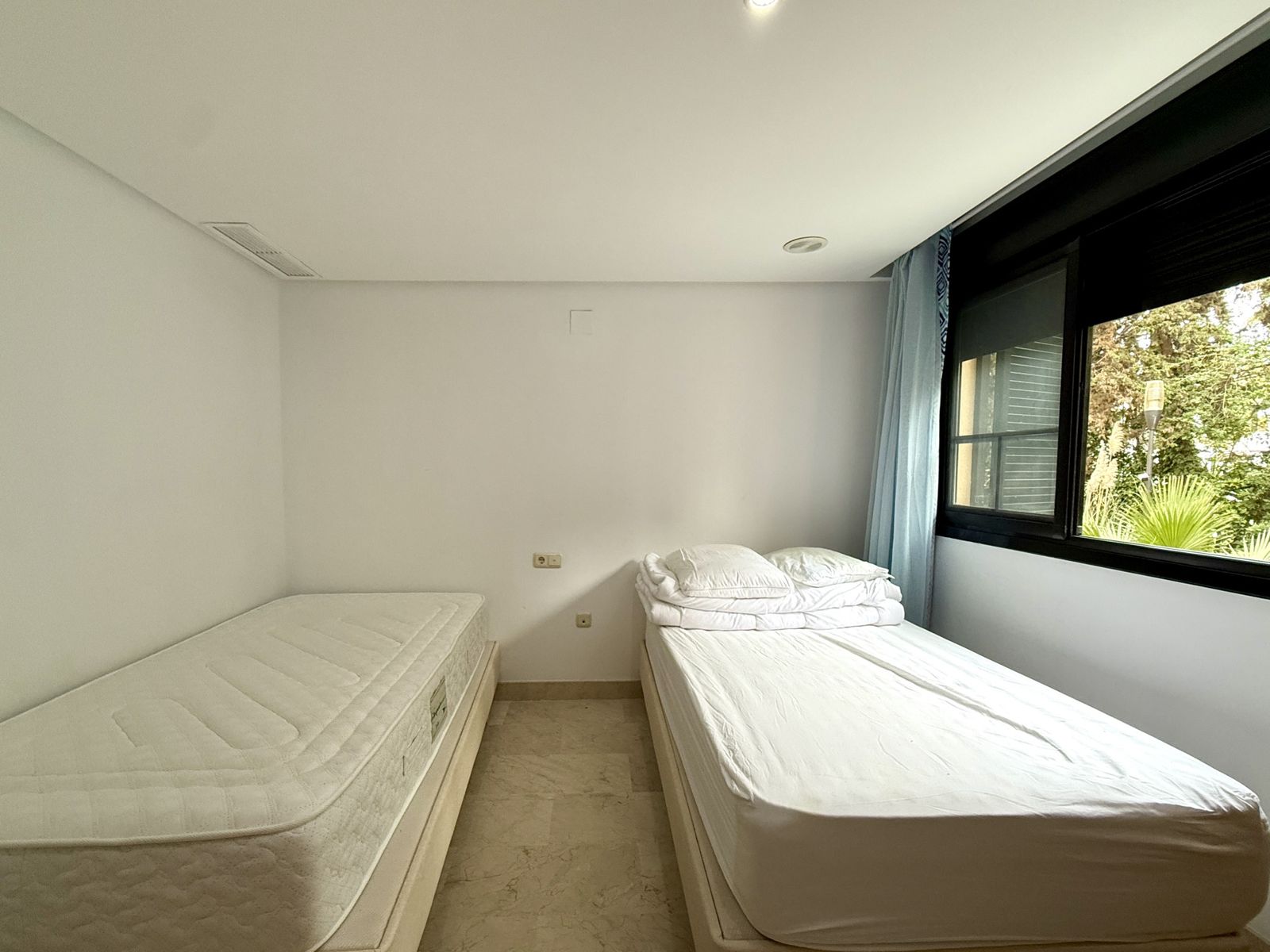 b3aed80bcb2e7a11b69f9d10655b0d83 - 12