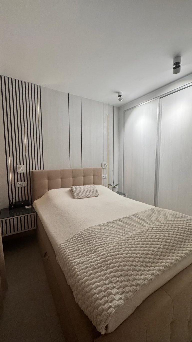 b4f06502edf1a474628d4ccef5b38767 - 12